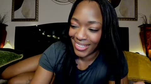 Snapshot of nicolesolace chatting on December 19, 2024, 2:12 am Nicole online show from December 19, 2024, 2:12 am