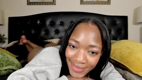 Snapshot of nicolesolace chatting on February 27, 2025, 4:10 pm Nicole online show from February 27, 2025, 4:10 pm