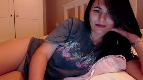 leona online show from September 30, 2025, 8:58 pm