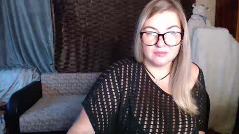 Snapshot of nikaskylink chatting on October 27, 2025, 3:54 am Nika online show from October 27, 2025, 3:54 am