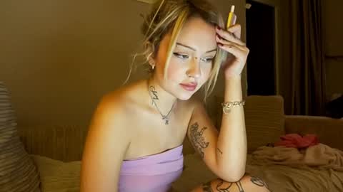 Snapshot of nikki_whatever chatting on December 24, 2024, 6:17 pm nicolette online show from December 24, 2024, 6:17 pm