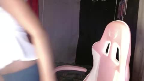 Snapshot of nikkie_dragon chatting on January 12, 2025, 9:19 am nikkie online show from January 12, 2025, 9:19 am