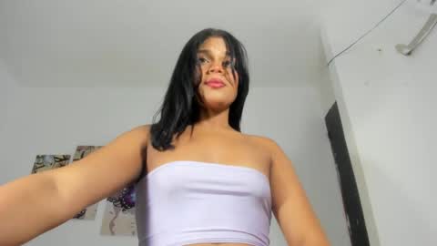 Snapshot of nikkitatsx chatting on December 27, 2024, 8:35 am Debora21Cm online show from December 27, 2024, 8:35 am