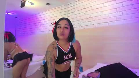 Snapshot of nikkydean chatting on September 15, 2025, 3:17 am Nikky Dean online show from September 15, 2025, 3:17 am