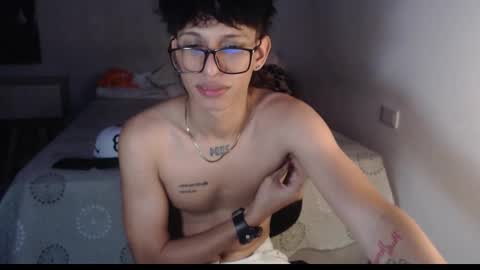 Snapshot of niklaus_wolf chatting on September 21, 2025, 6:26 am niklaus_wolf online show from September 21, 2025, 6:26 am