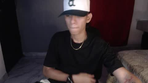 Snapshot of niklaus_wolf chatting on September 22, 2025, 5:09 am niklaus_wolf online show from September 22, 2025, 5:09 am