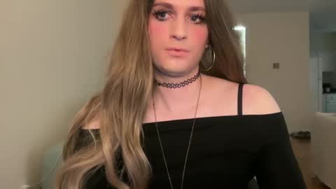 Snapshot of niko_12356 chatting on December 10, 2024, 8:38 pm Nichole online show from December 10, 2024, 8:38 pm