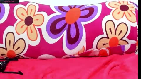 Snapshot of nikol32__ chatting on January 20, 2025, 4:01 pm dayan online show from January 20, 2025, 4:01 pm