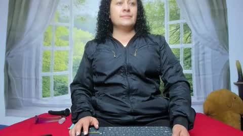 Snapshot of nikol32__ chatting on October 8, 2025, 11:52 am dayan online show from October 8, 2025, 11:52 am