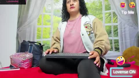 Snapshot of nikol32__ chatting on October 21, 2025, 11:22 am dayan online show from October 21, 2025, 11:22 am