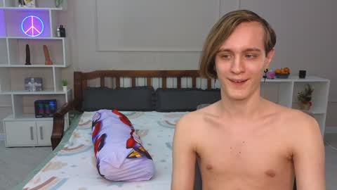 Snapshot of nikompell chatting on January 4, 2025, 2:25 am niko online show from January 4, 2025, 2:25 am