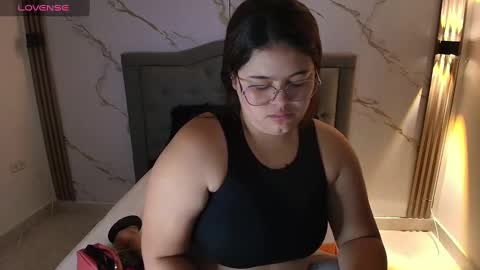 Snapshot of nina_rouge7 chatting on October 15, 2025, 11:10 am N I N A online show from October 15, 2025, 11:10 am