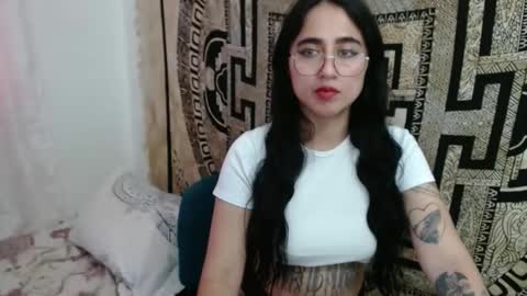 Snapshot of ninakravtz chatting on December 20, 2024, 1:43 pm N I N A online show from December 20, 2024, 1:43 pm