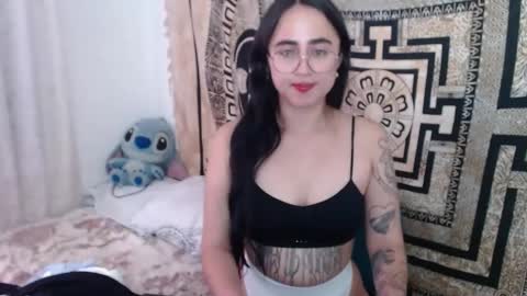 Snapshot of ninakravtz chatting on January 23, 2025, 5:52 pm N I N A online show from January 23, 2025, 5:52 pm