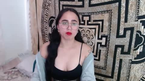 Snapshot of ninakravtz chatting on January 28, 2025, 2:42 pm N I N A online show from January 28, 2025, 2:42 pm