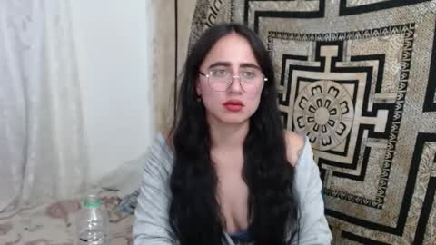 Snapshot of ninakravtz chatting on February 5, 2025, 10:55 pm N I N A online show from February 5, 2025, 10:55 pm