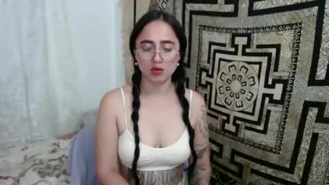 Snapshot of ninakravtz chatting on February 13, 2025, 6:16 pm N I N A online show from February 13, 2025, 6:16 pm