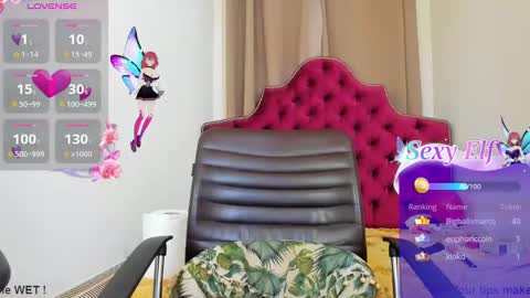 Snapshot of ninna_dee chatting on January 29, 2025, 2:10 pm nina dee online show from January 29, 2025, 2:10 pm