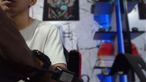 Snapshot of noah_89r chatting on February 16, 2025, 4:09 am Sebastian online show from February 16, 2025, 4:09 am