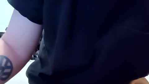 Snapshot of noah_wesley chatting on March 5, 2025, 6:44 am Noah Wesley online show from March 5, 2025, 6:44 am