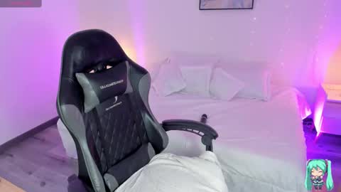 Snapshot of noahcryptic chatting on September 8, 2025, 10:20 pm Noah  online show from September 8, 2025, 10:20 pm