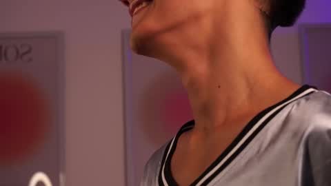 Snapshot of noahh_th03 chatting on February 19, 2025, 7:16 pm Noah online show from February 19, 2025, 7:16 pm