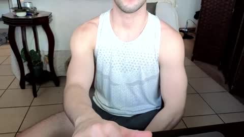 Snapshot of nobudget06 chatting on February 14, 2025, 10:14 pm nobudget06 online show from February 14, 2025, 10:14 pm