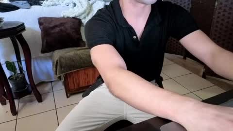 Snapshot of nobudget06 chatting on February 26, 2025, 8:11 pm nobudget06 online show from February 26, 2025, 8:11 pm