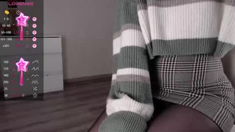 Snapshot of noelleneptune chatting on September 12, 2025, 12:05 pm noelleneptune online show from September 12, 2025, 12:05 pm