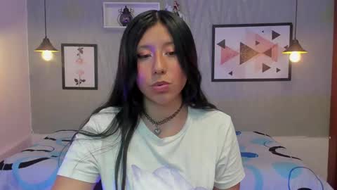 Snapshot of nohemi_louse chatting on February 24, 2025, 7:41 pm Nohemi online show from February 24, 2025, 7:41 pm