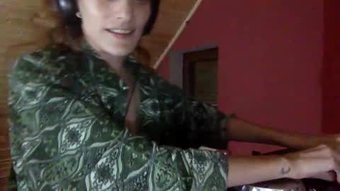 Snapshot of norablues chatting on September 23, 2025, 6:00 pm norablues online show from September 23, 2025, 6:00 pm