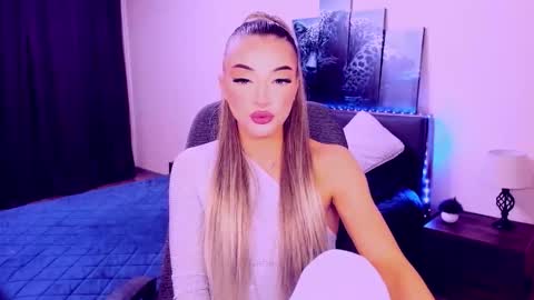 NoraSun online show from November 9, 2025, 8:29 pm