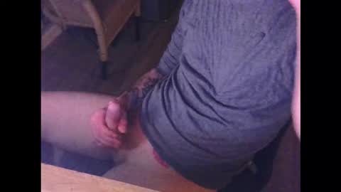 nostrezzzcum online show from November 7, 2025, 5:51 am