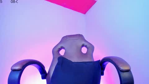 Snapshot of nova_evs chatting on September 9, 2025, 12:10 am Nova online show from September 9, 2025, 12:10 am