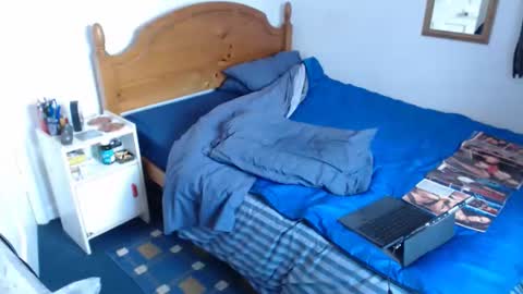 Snapshot of nylon_natalie chatting on October 15, 2025, 9:31 am nylon natalie-tranny online show from October 15, 2025, 9:31 am