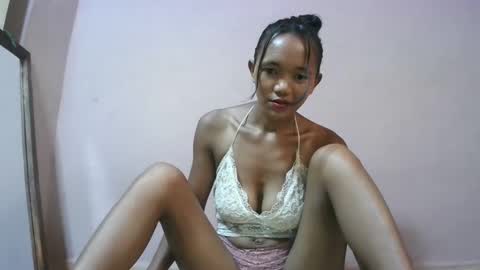 nympholinha online show from February 26, 2025, 11:52 am