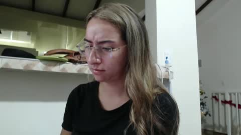 Snapshot of odette_brigh_ chatting on December 11, 2024, 2:09 am Val online show from December 11, 2024, 2:09 am