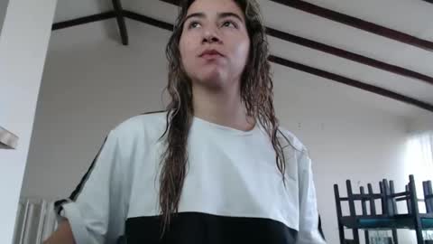Snapshot of odette_brigh_ chatting on February 11, 2025, 10:07 pm Val online show from February 11, 2025, 10:07 pm