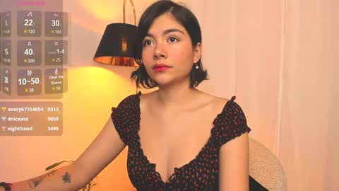 Snapshot of oh__holly chatting on December 8, 2024, 3:21 am  Holly  online show from December 8, 2024, 3:21 am