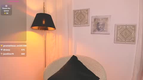 Snapshot of oh__holly chatting on February 8, 2025, 12:06 am  Holly  online show from February 8, 2025, 12:06 am