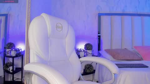 Snapshot of oh_hollyy chatting on January 2, 2025, 10:44 pm Holly online show from January 2, 2025, 10:44 pm