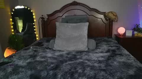 Snapshot of oh_lovely_girl chatting on September 19, 2025, 10:49 am Gray online show from September 19, 2025, 10:49 am