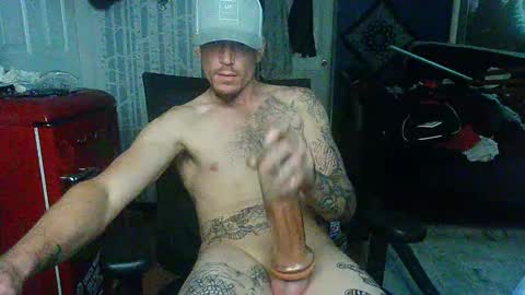 Snapshot of oh_you_know69 chatting on October 15, 2025, 11:38 pm who dares  toss me some  tips lets have fun online show from October 15, 2025, 11:38 pm