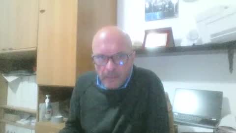 Snapshot of olak21 chatting on October 31, 2025, 3:35 pm olak21 online show from October 31, 2025, 3:35 pm