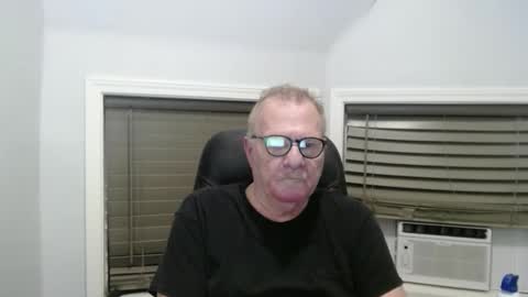 Snapshot of oldguybigd chatting on September 9, 2025, 2:33 am oldguybigd online show from September 9, 2025, 2:33 am