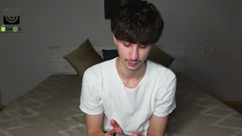 Snapshot of oliver_baker chatting on December 2, 2024, 4:09 pm Oliver Kaen online show from December 2, 2024, 4:09 pm