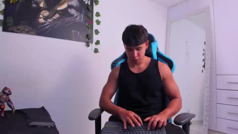 Snapshot of oliver_bray chatting on December 3, 2024, 1:41 am Oliver bray online show from December 3, 2024, 1:41 am