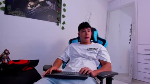 Snapshot of oliver_bray chatting on December 6, 2024, 4:25 am Oliver bray online show from December 6, 2024, 4:25 am