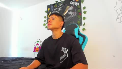 Snapshot of oliver_bray chatting on January 19, 2025, 4:36 pm Oliver bray online show from January 19, 2025, 4:36 pm