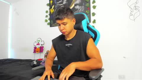 Snapshot of oliver_bray chatting on January 21, 2025, 12:29 pm Oliver bray online show from January 21, 2025, 12:29 pm